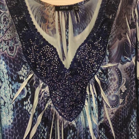 Top - Picture 2 of 4